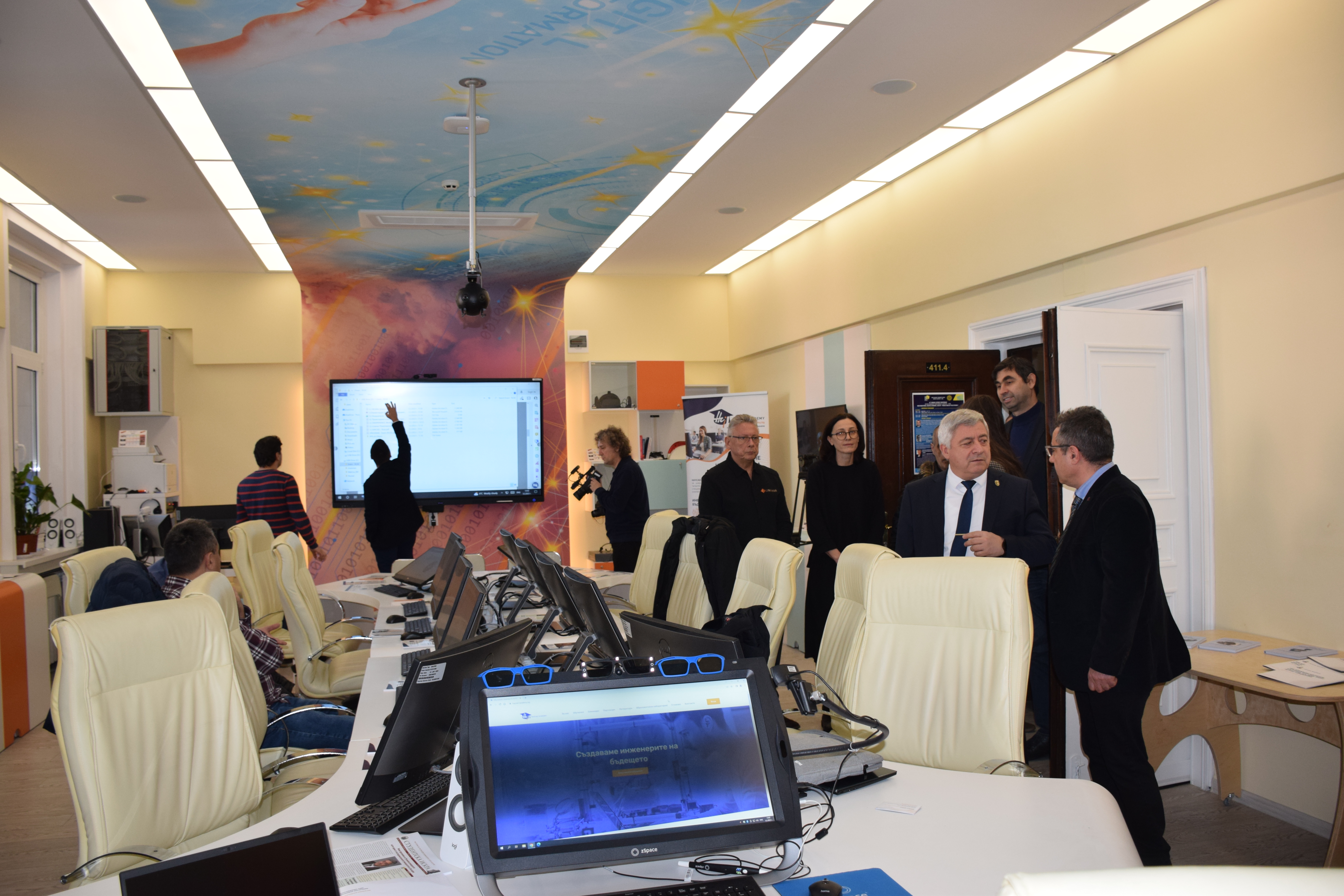 ЛАБОРАТОРИЯ „3DEXPERIENCE – ИНЖЕНЕРИ НА БЪДЕЩЕТО“ БЕ ОТКРИТА В РУСЕНСКИЯ УНИВЕРСИТЕТ
